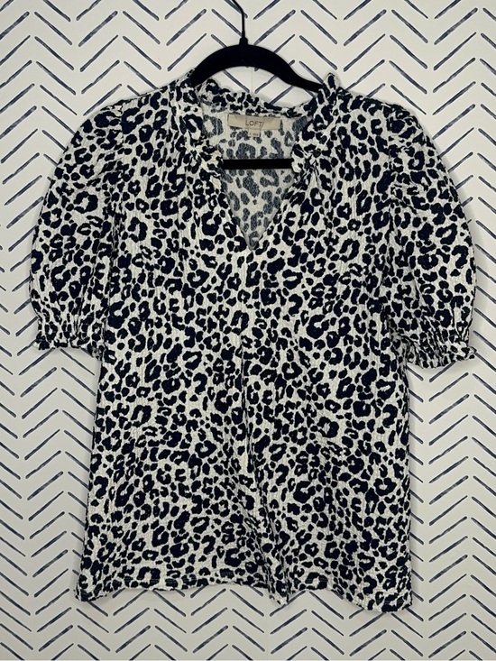 LOFT Tops - Loft Crinkle Gauze Puff Sleeve V-Neck Blouse Navy white size small